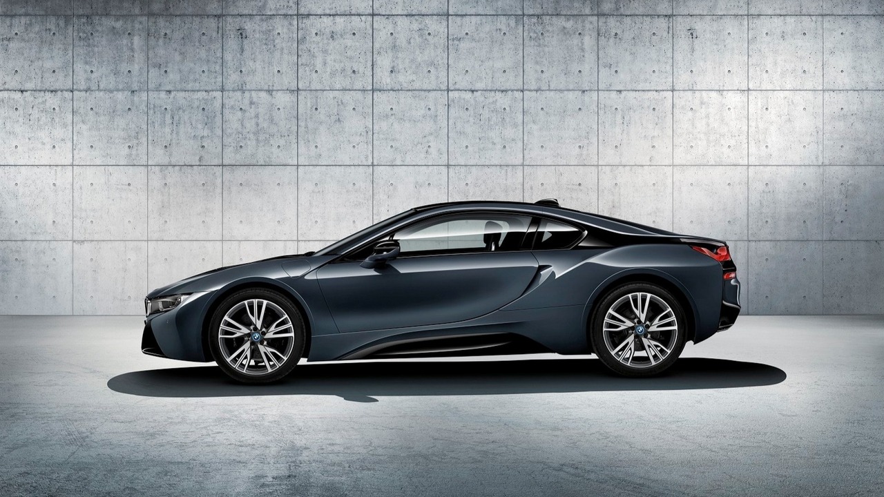 BMW i8 Protonic Dark Silver Edition