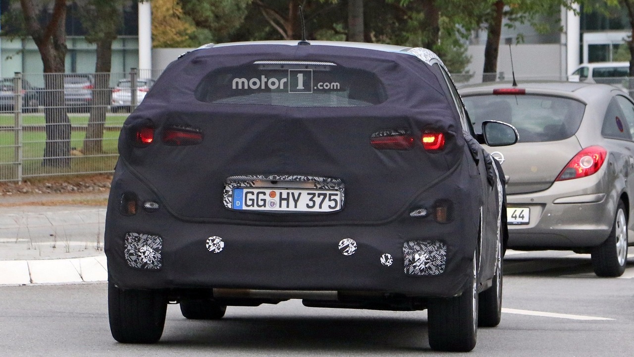 2018 Hyundai subcompact crossover spy photo
