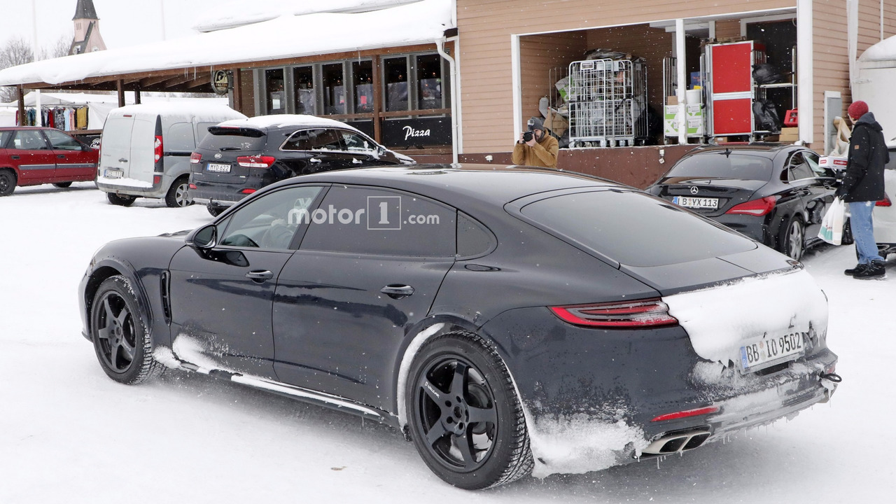 2019 Bentley Flying Spur spy photo