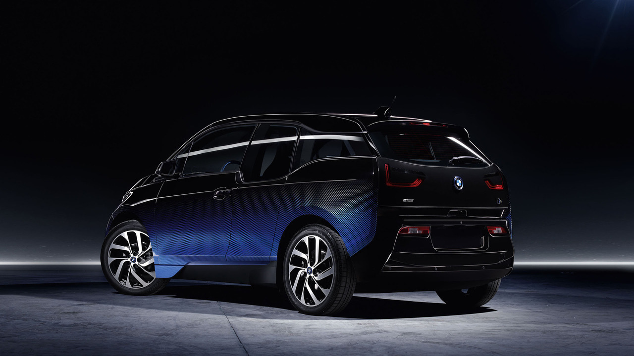 BMW I8 and I3 Crossfade