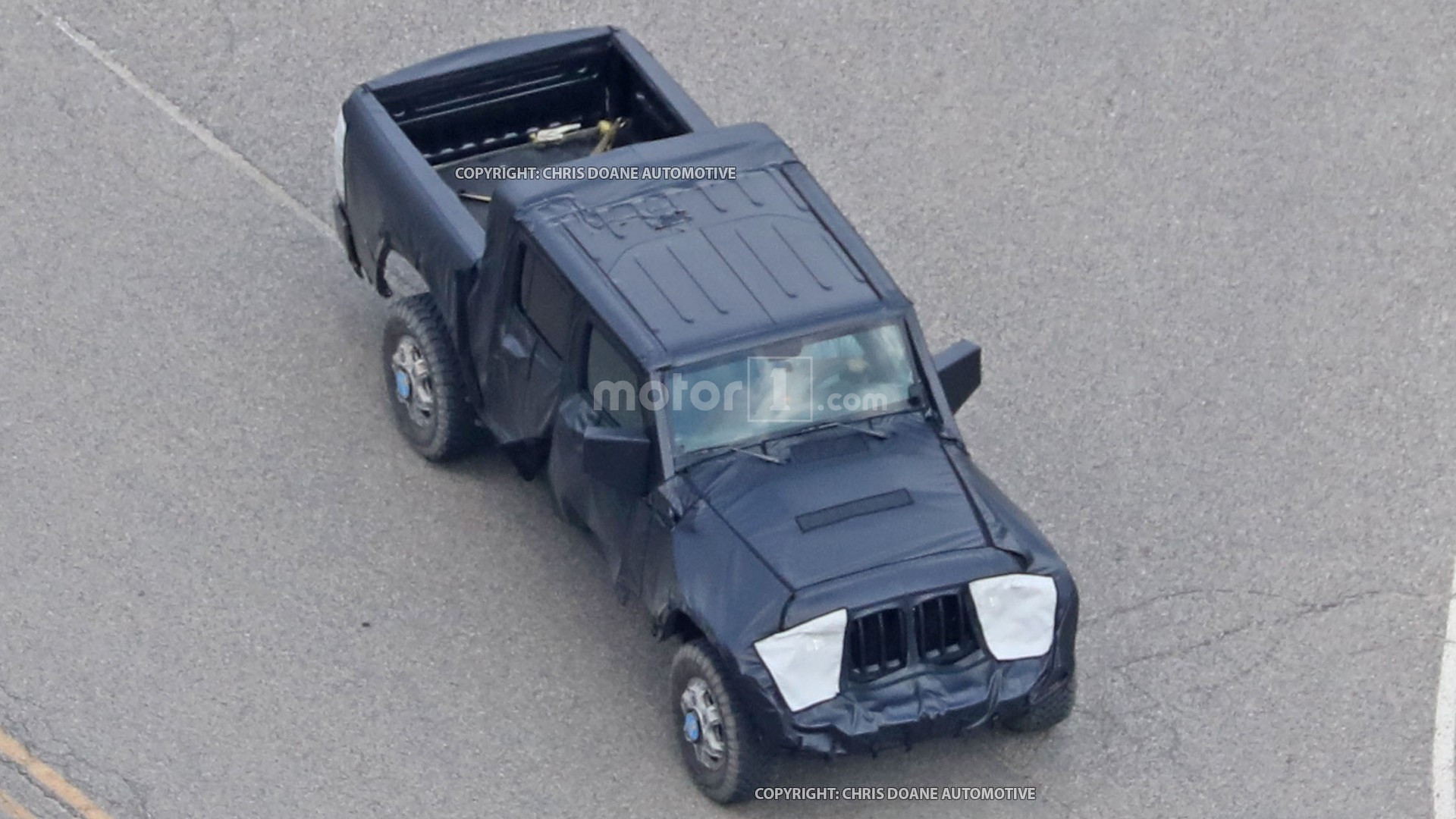 jeep-wrangler-pickup-truck-spy-photo.jpg