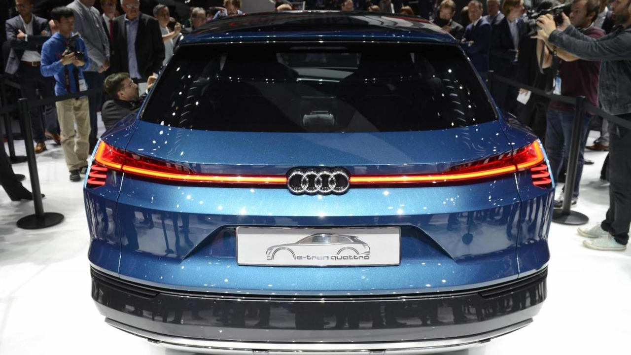Audi e-tron quattro concept in Frankfurt 2015