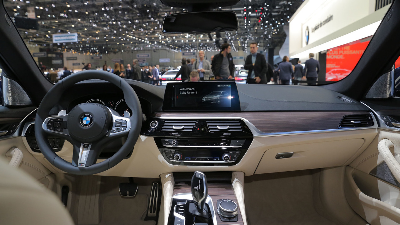 2017 BMW 5 Series Touring live in Geneva