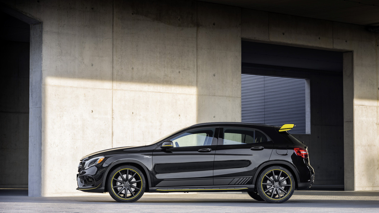 2018 Mercedes-AMG GLA45 Performance Studio Package